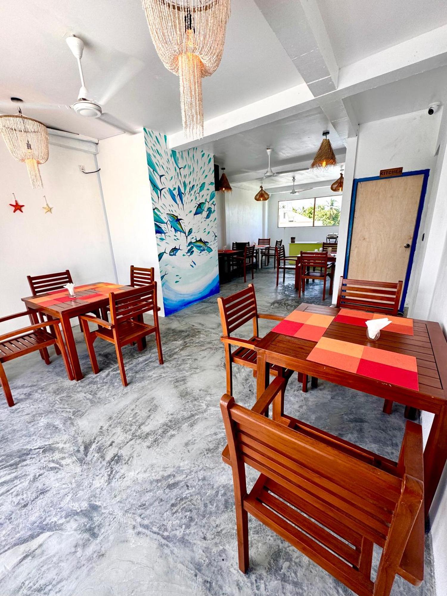 Sands Garden Hotel Thoddoo Eksteriør bilde